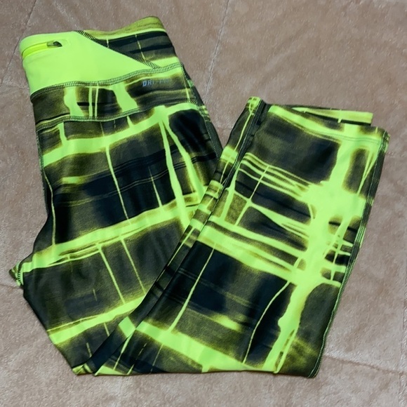 Nike Dri Fit drawstring waist running Capri - Picture 6 of 12